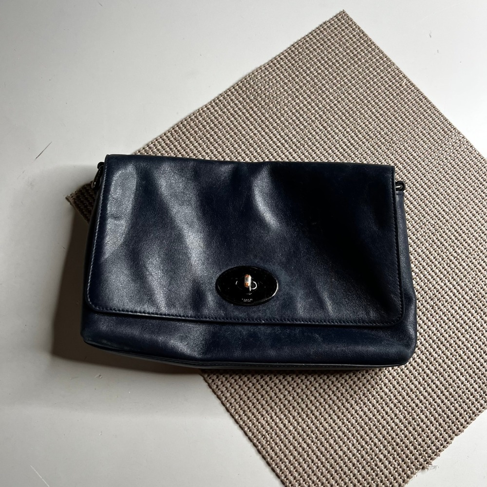 Coach Navy Blue Leather Turnlock Clutch Bag Gunmetal Hardware Classic Minimalist